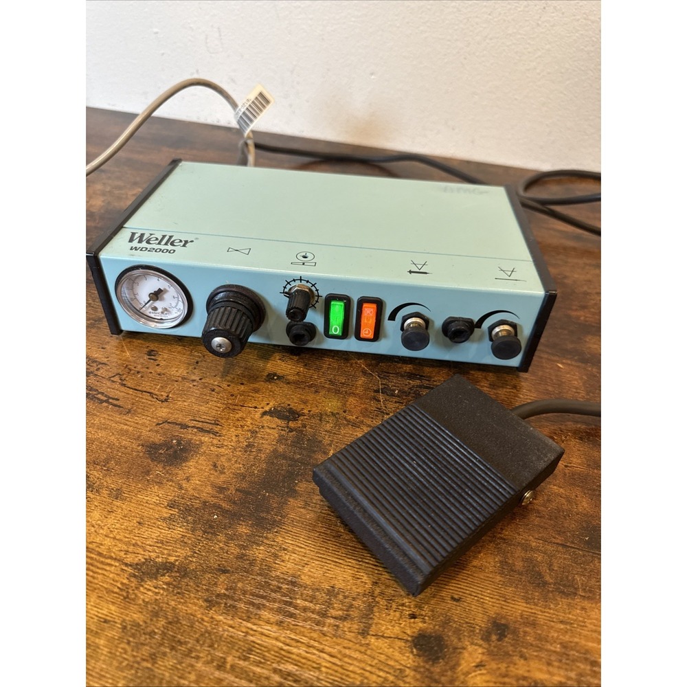 WELLER WD2000 Rework Station — 125V, 50/60 Hz, 7 Watt — Foot Pedal, Power Cord
